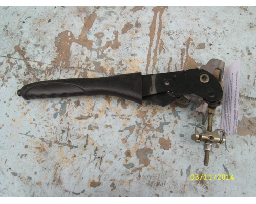 Рычаг стояночного тормоза (ручник) Peugeot 206 1998-2012 (470162)- купить на ➦ А50-Авторазбор по цене 200.00р.. Отправка в регионы.