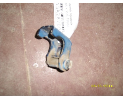 Петля двери передней правой верхняя Peugeot 206 1998-2012 ()- купить на ➦ А50-Авторазбор по цене 200.00р.. Отправка в регионы.