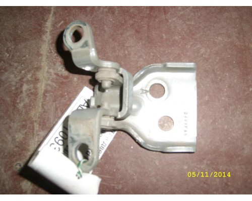 Петля двери передней правой нижняя Ford Fusion 2002-2012 (1518392)- купить на ➦ А50-Авторазбор по цене 200.00р.. Отправка в регионы.