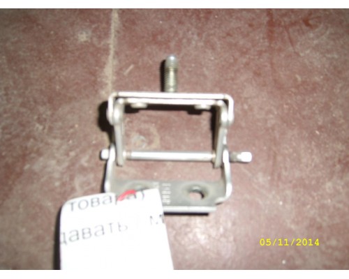 Петля крышки багажника левая/правая Ford Fusion 2002-2012 (8S61A42900AA)- купить на ➦ А50-Авторазбор по цене 500.00р.. Отправка в регионы.