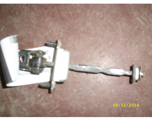 Ограничитель двери Ford Fusion 2002-2012 (1474246)- купить на ➦ А50-Авторазбор по цене 150.00р.. Отправка в регионы.