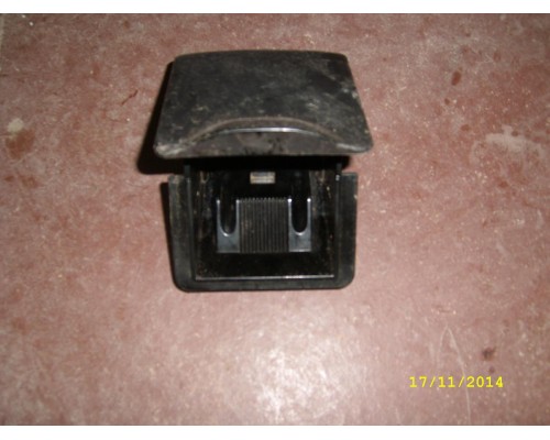 Пепельница Mitsubishi Lancer (CS/Classic) 2003-2006 (MR506450)- купить на ➦ А50-Авторазбор по цене 350.00р.. Отправка в регионы.