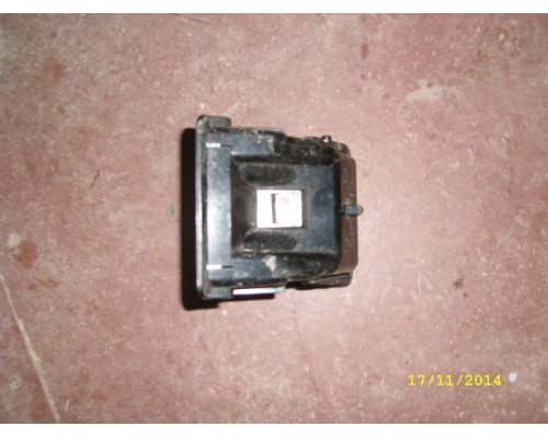 Пепельница Mitsubishi Lancer (CS/Classic) 2003-2006 (MR506450)- купить на ➦ А50-Авторазбор по цене 350.00р.. Отправка в регионы.