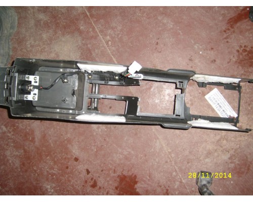 Консоль Nissan X-Trail (T30) 2001-2007 (969108H300)- купить на ➦ А50-Авторазбор по цене 500.00р.. Отправка в регионы.