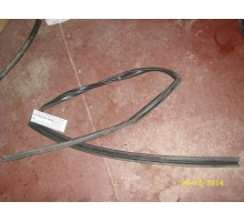 Уплотнитель двери Nissan X-Trail (T30) 2001-2007