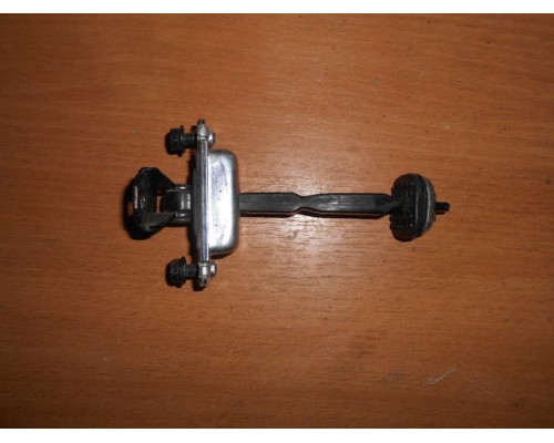 Ограничитель двери Chevrolet Lacetti 2004-2012 (96548128)- купить на ➦ А50-Авторазбор по цене 150.00р.. Отправка в регионы.