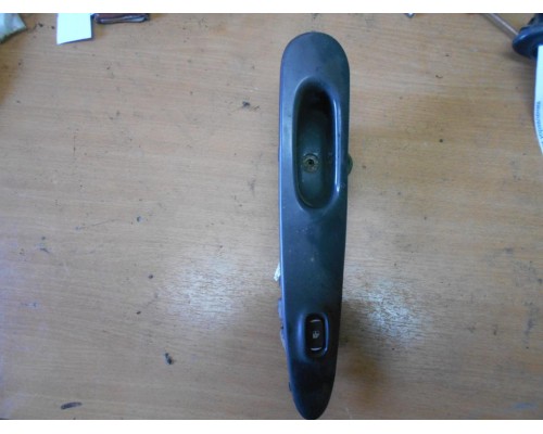 Накладка (кузов внутри) блока управления стеклоподъемниками Hyundai Elantra II J2, J3 1995-2000 (8238029000)- купить на ➦ А50-Авторазбор по цене 250.00р.. Отправка в регионы.