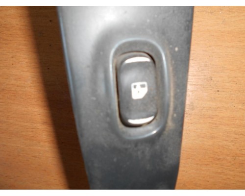 Кнопка стеклоподъемника Hyundai Elantra II J2, J3 1995-2000 (9358029050)- купить на ➦ А50-Авторазбор по цене 450.00р.. Отправка в регионы.