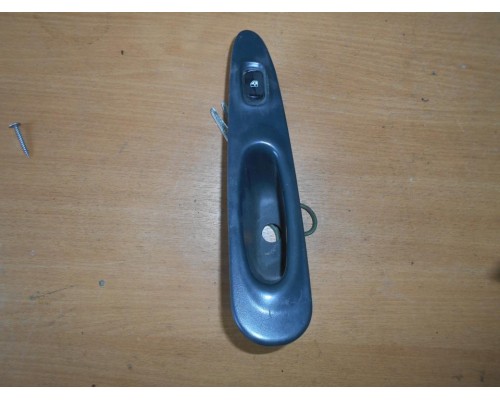 Кнопка стеклоподъемника Hyundai Elantra II J2, J3 1995-2000 (9358029100)- купить на ➦ А50-Авторазбор по цене 450.00р.. Отправка в регионы.