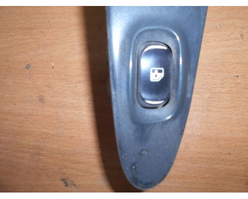 Кнопка стеклоподъемника Hyundai Elantra II J2, J3 1995-2000 (9358029150)- купить на ➦ А50-Авторазбор по цене 450.00р.. Отправка в регионы.