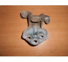 Петля двери передней правой верхняя Hyundai Elantra II J2, J3 1995-2000