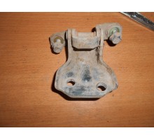 Петля двери передней правой нижняя Hyundai Elantra II J2, J3 1995-2000