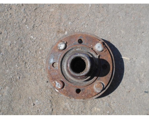 Ступица Hyundai Elantra II J2, J3 1995-2000 (5175029000)- купить на ➦ А50-Авторазбор по цене 800.00р.. Отправка в регионы.