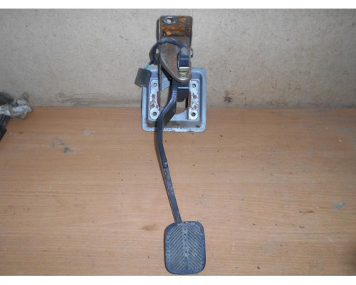 Педаль тормоза Hyundai Elantra II J2, J3 1995-2000 (3280529001)- купить на ➦ А50-Авторазбор по цене 800.00р.. Отправка в регионы.
