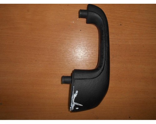 Ручка двери внутренняя Audi 100 [C4] 1991-1994 (4A0867172)- купить на ➦ А50-Авторазбор по цене 450.00р.. Отправка в регионы.