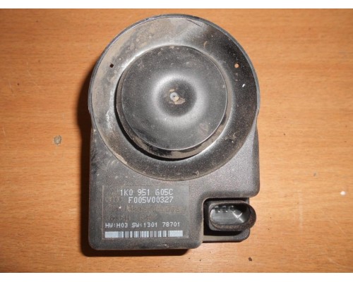 Сирена сигнализации (штатной) Audi A3 [8PA] Sportback 2004-2013 (1K0951605C)- купить на ➦ А50-Авторазбор по цене 1200.00р.. Отправка в регионы.