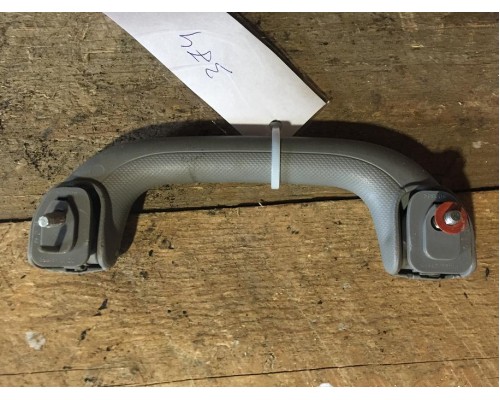 Ручка внутренняя потолочная Hyundai Solaris/Accent IV 2010-2017 ()- купить на ➦ А50-Авторазбор по цене 200.00р.. Отправка в регионы.