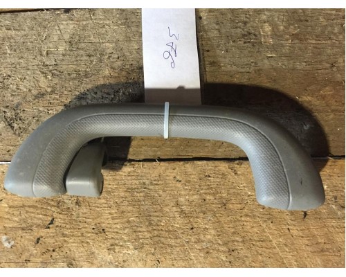 Ручка внутренняя потолочная Hyundai Solaris/Accent IV 2010-2017 ()- купить на ➦ А50-Авторазбор по цене 200.00р.. Отправка в регионы.