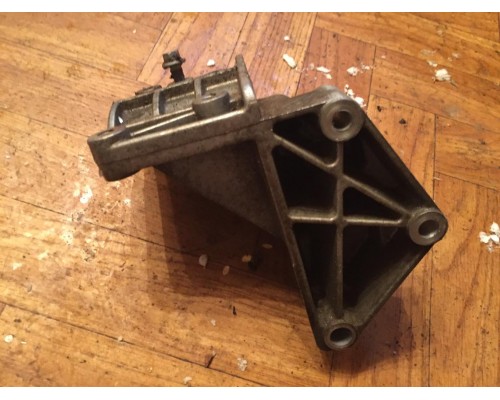 Кронштейн гидроусилителя Ford Fiesta 2001-2008 (2S6E3K738AE)- купить на ➦ А50-Авторазбор по цене 500.00р.. Отправка в регионы.