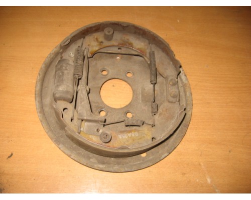 Щит опорный Hyundai Sonata III 1993-1998 ()- купить на ➦ А50-Авторазбор по цене 1000.00р.. Отправка в регионы.