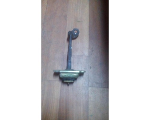 Ограничитель двери Hyundai Accent II +ТАГАЗ 2000-2012 (7948025000)- купить на ➦ А50-Авторазбор по цене 50.00р.. Отправка в регионы.