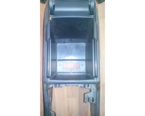 Подлокотник в салон Honda Accord VIII 2008-2015 ()- купить на ➦ А50-Авторазбор по цене 2700.00р.. Отправка в регионы.