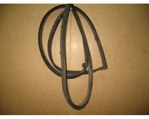 Уплотнитель двери Hyundai Sonata III 1993-1998 (8314034003)- купить на ➦ А50-Авторазбор по цене 350.00р.. Отправка в регионы.