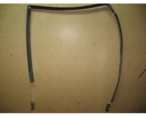 Уплотнитель стекла задней двери внутренний Hyundai Sonata III 1993-1998 (8353034001)- купить на ➦ А50-Авторазбор по цене 500.00р.. Отправка в регионы.