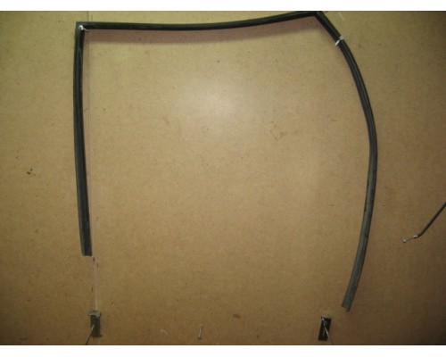 Уплотнитель стекла задней двери внутренний Hyundai Sonata III 1993-1998 (8354034001)- купить на ➦ А50-Авторазбор по цене 500.00р.. Отправка в регионы.