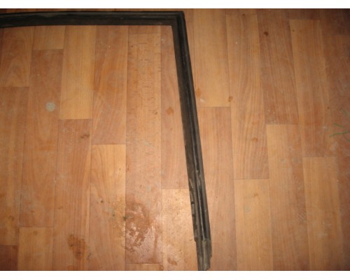 Уплотнитель стекла задней двери внутренний Audi 100 [C4] 1991-1994 (4A5839440J)- купить на ➦ А50-Авторазбор по цене 500.00р.. Отправка в регионы.