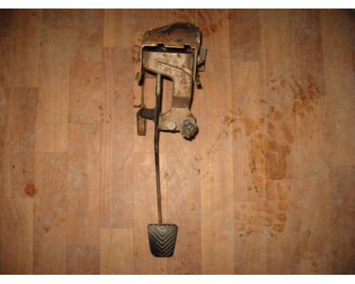 Педаль сцепления Hyundai Sonata III 1993-1998 (3282034010)- купить на ➦ А50-Авторазбор по цене 500.00р.. Отправка в регионы.