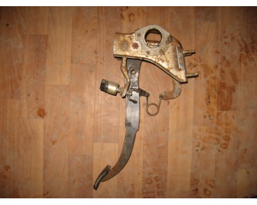 Педаль сцепления Hyundai Sonata III 1993-1998 (3282034010)- купить на ➦ А50-Авторазбор по цене 500.00р.. Отправка в регионы.