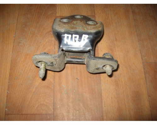 Петля двери передней правой верхняя Hyundai Sonata III 1993-1998 (7932034000)- купить на ➦ А50-Авторазбор по цене 150.00р.. Отправка в регионы.