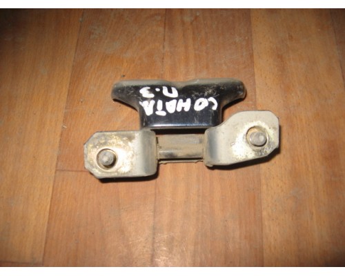 Петля двери задней правой верхняя Hyundai Sonata III 1993-1998 (7934034000)- купить на ➦ А50-Авторазбор по цене 150.00р.. Отправка в регионы.