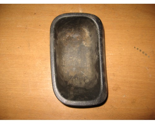 Накладка декоративная Hyundai Sonata III 1993-1998 (9330034400)- купить на ➦ А50-Авторазбор по цене 100.00р.. Отправка в регионы.