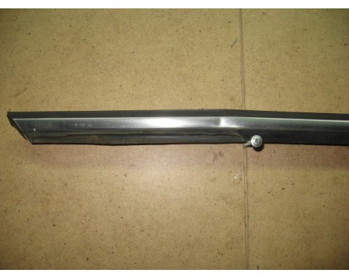 Накладка стекла переднего правого Hyundai Sonata III 1993-1998 (8222034100)- купить на ➦ А50-Авторазбор по цене 250.00р.. Отправка в регионы.