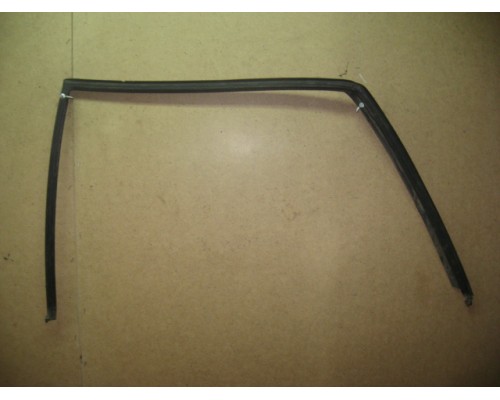 Уплотнитель стекла задней двери внутренний Mazda 626 (GD) 1987-1992 (G242-68-922A 48)- купить на ➦ А50-Авторазбор по цене 500.00р.. Отправка в регионы.