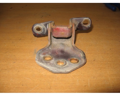 Петля двери передней левой верхняя Mazda 626 (GD) 1987-1992 (GJ21-58-240)- купить на ➦ А50-Авторазбор по цене 450.00р.. Отправка в регионы.