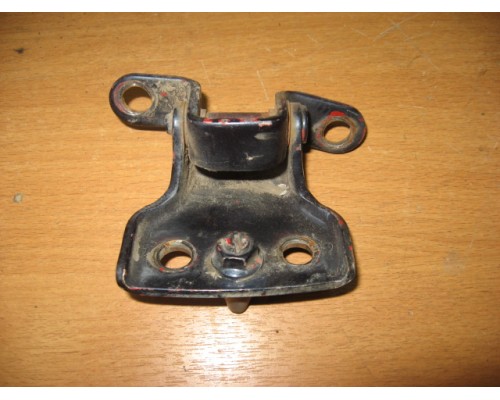 Петля двери задней правой верхняя Mazda 626 (GD) 1987-1992 (G211-72-210A)- купить на ➦ А50-Авторазбор по цене 450.00р.. Отправка в регионы.