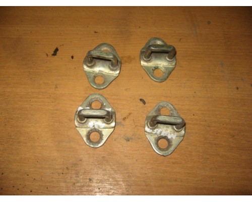 Ответная часть замка двери Mazda 626 (GD) 1987-1992 (B001-58-361A)- купить на ➦ А50-Авторазбор по цене 50.00р.. Отправка в регионы.