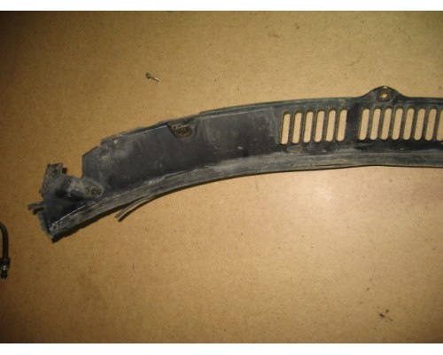 Решетка стеклоочистителя (планка под лобовое стекло) Mazda 626 (GD) 1987-1992 (GJ21-50-6B4)- купить на ➦ А50-Авторазбор по цене 450.00р.. Отправка в регионы.