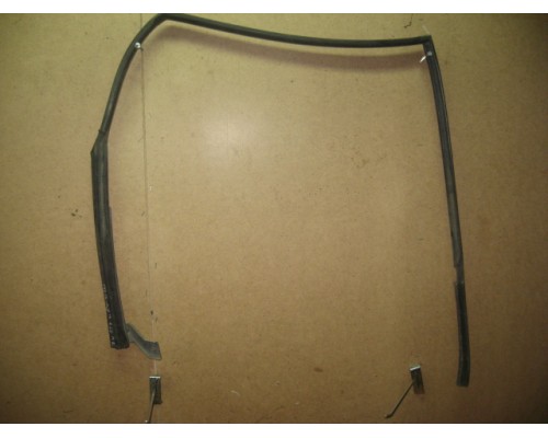 Уплотнитель стекла задней двери внутренний Mazda 626 (GD) 1987-1992 (G211-72-605B)- купить на ➦ А50-Авторазбор по цене 500.00р.. Отправка в регионы.