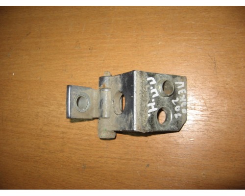 Петля двери передней правой нижняя Peugeot 206 1998-2012 (9035A8)- купить на ➦ А50-Авторазбор по цене 200.00р.. Отправка в регионы.