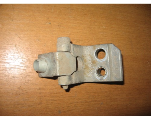 Петля двери передней правой нижняя Peugeot 206 1998-2012 (9035A8)- купить на ➦ А50-Авторазбор по цене 200.00р.. Отправка в регионы.