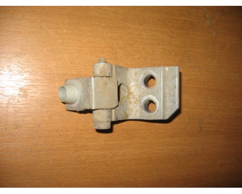 Петля двери передней левой нижняя Peugeot 206 1998-2012 (9035A7)- купить на ➦ А50-Авторазбор по цене 200.00р.. Отправка в регионы.