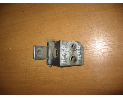 Петля двери передней правой верхняя Peugeot 206 1998-2012 (9181C8)- купить на ➦ А50-Авторазбор по цене 200.00р.. Отправка в регионы.