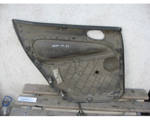 Обшивка двери задняя правая Peugeot 206 1998-2012 (9343F6)- купить на ➦ А50-Авторазбор по цене 400.00р.. Отправка в регионы.