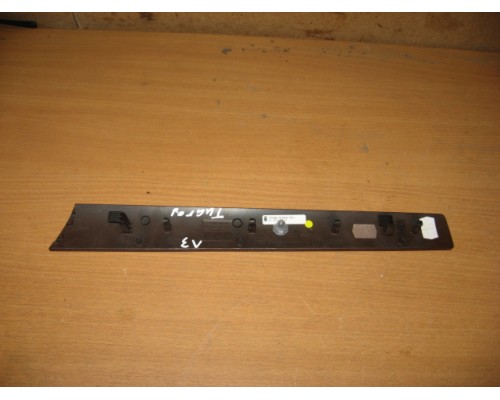 Накладка декоративная Volkswagen Touareg 2010-2018 (7P6867450C)- купить на ➦ А50-Авторазбор по цене 2650.00р.. Отправка в регионы.