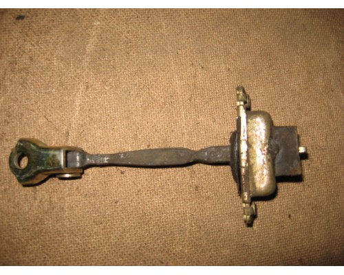 Ограничитель двери Chery Tiggo (T11) 2005-2015 (T116209110)- купить на ➦ А50-Авторазбор по цене 100.00р.. Отправка в регионы.