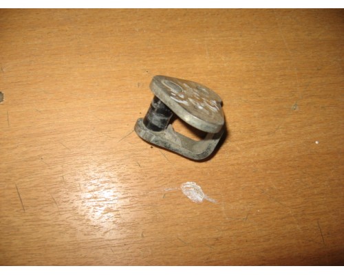 Ответная часть замка двери Peugeot 206 1998-2012 (916439)- купить на ➦ А50-Авторазбор по цене 100.00р.. Отправка в регионы.